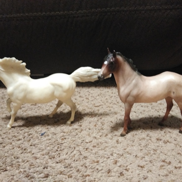Breyer horses - Picture 3 of 3